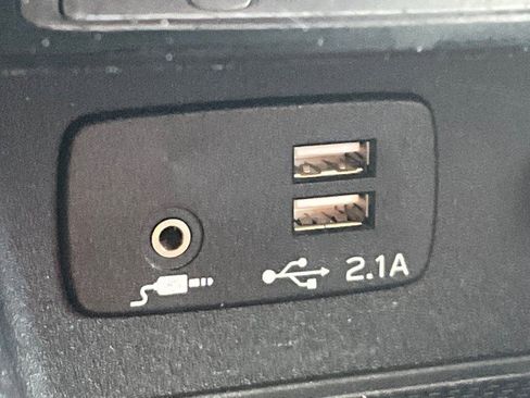 Used 2022 Subaru Forester Premium image 25