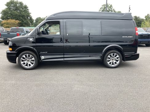 New 2025 GMC Savana 2500 w/ Driver Convenience Package image 9