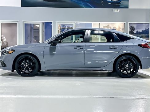 Used 2024 Honda Civic Sport image 2