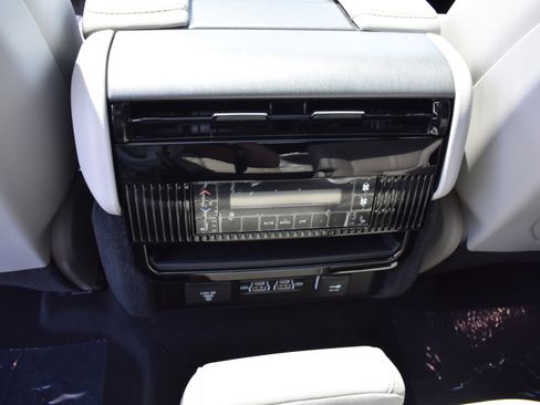 New 2026 Jeep Grand Wagoneer L Limited AWD/4WD image 34