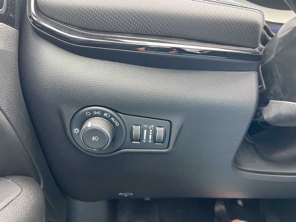 New 2025 Jeep Compass Limited w/ Sun & Sound Group AWD/4WD image 26