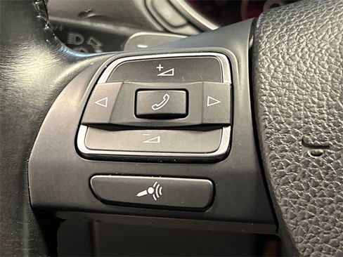 Used 2011 Volkswagen Golf TDI image 18