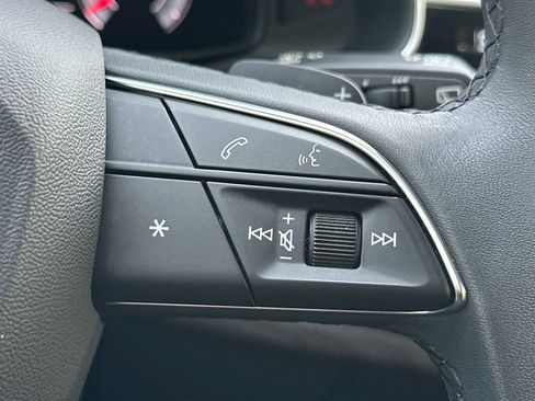 Used 2023 Audi Q8 Premium Plus image 25