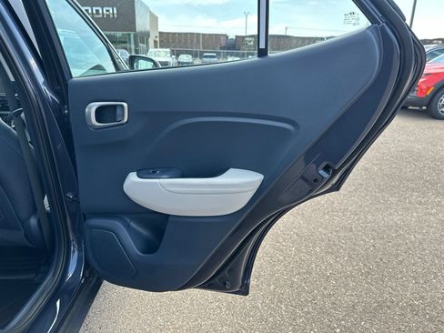 Used 2025 Hyundai Venue Limited FWD image 24