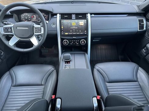 Certified 2025 Land Rover Discovery S AWD/4WD image 17