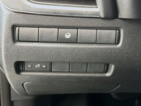 Used 2022 Nissan Rogue SV image 10