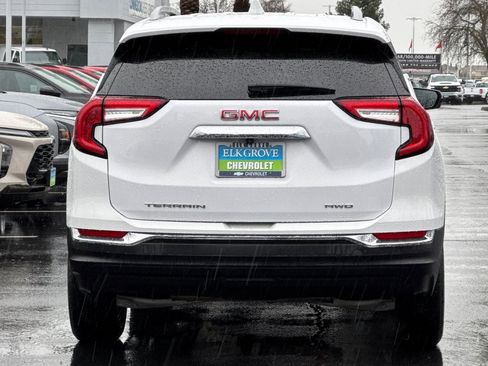 Certified 2024 GMC Terrain SLT image 4