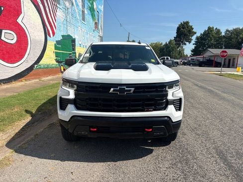 Used 2024 Chevrolet Silverado 1500 LT Trail Boss w/ Convenience Package II AWD/4WD image 11