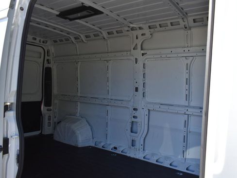 Used 2025 RAM ProMaster 2500 w/ Convenience Group FWD image 29