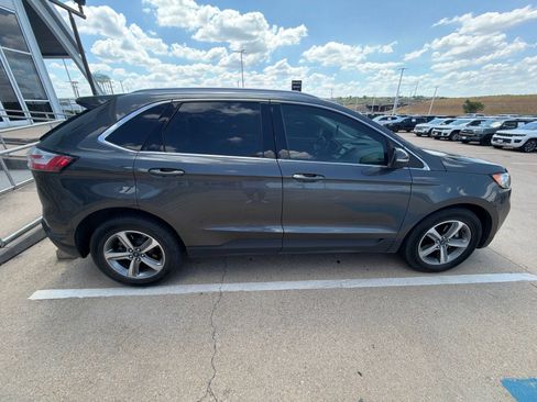 Used 2020 Ford Edge SEL w/ Convenience Package FWD image 6