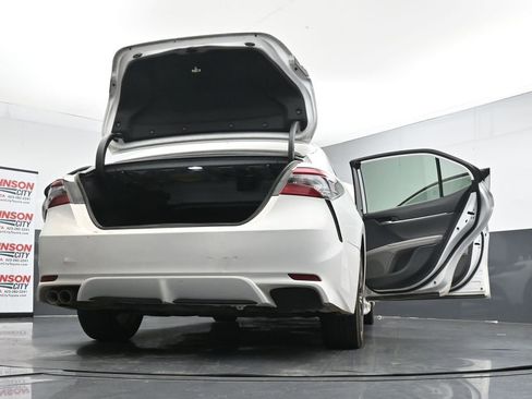 Used 2022 Toyota Camry SE image 29