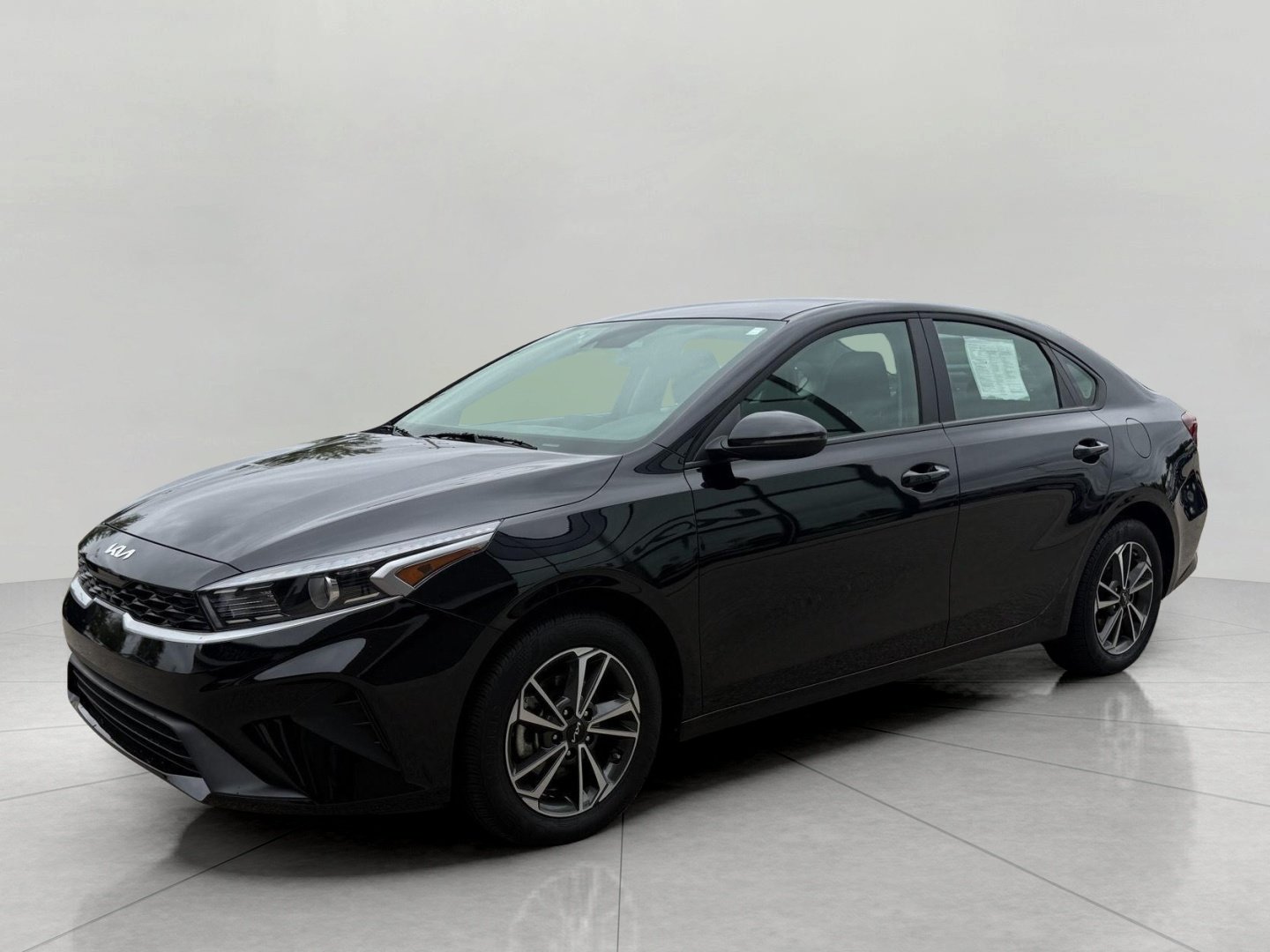 Used 2024 Kia Forte LXS w/ LXS Technology Package FWD image 6
