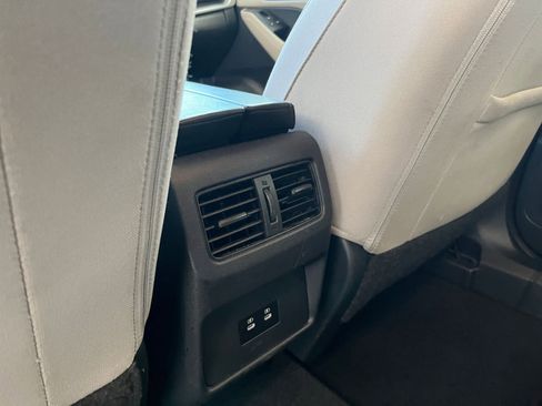 Used 2025 Nissan Rogue SV image 24