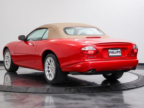 Used 2000 Jaguar XK8 Convertible RWD image 11