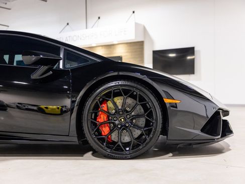 Used 2018 Lamborghini Huracan Performante image 26