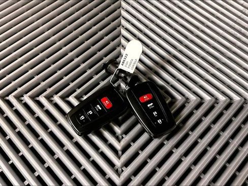 Used 2020 Toyota Corolla SE w/ SE Premium Package image 11