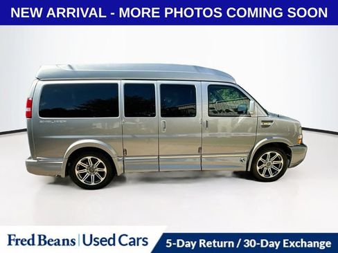 Used 2018 Chevrolet Express 2500 w/ Enhanced Convenience Package RWD image 10
