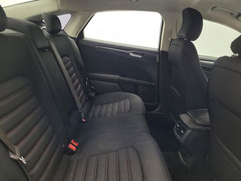 Used 2015 Ford Fusion SE image 19