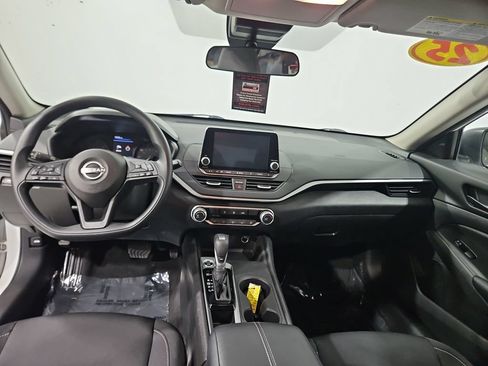 Certified 2025 Nissan Altima 2.5 S FWD image 13