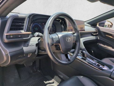 Certified 2025 Toyota Crown AWD/4WD image 10