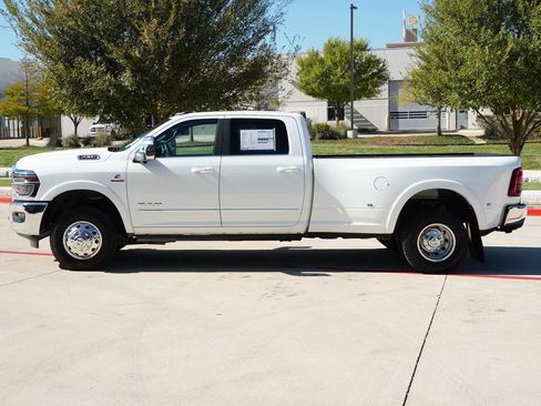 New 2026 RAM 3500 Limited image 2
