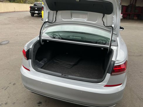 Used 2020 Volkswagen Passat 2.0T SEL image 27