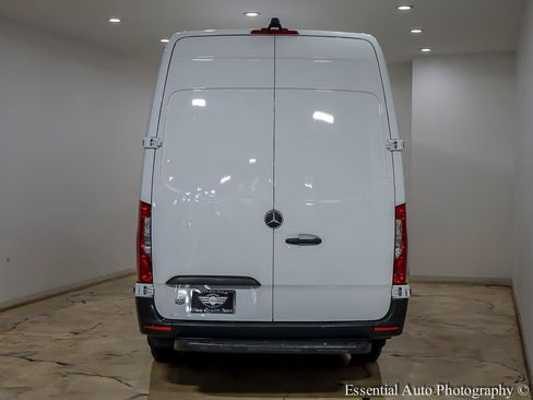 Used 2021 Mercedes-Benz Sprinter 2500 image 5