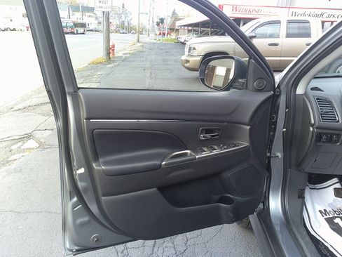 Used 2024 Mitsubishi Outlander Sport 2.0 image 15