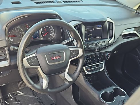 Used 2024 GMC Terrain SLE image 15