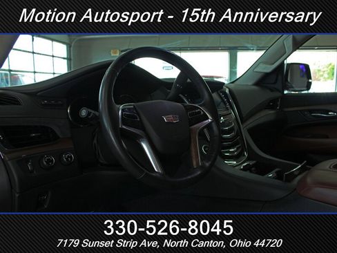 Used 2017 Cadillac Escalade Premium Luxury AWD/4WD image 15
