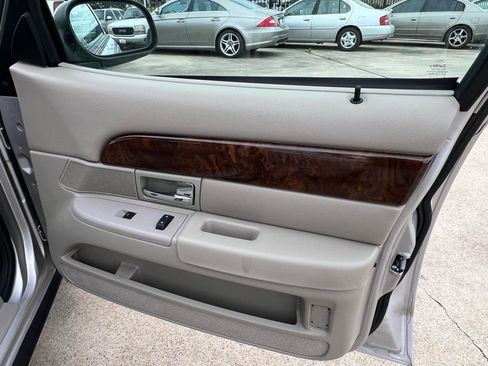 Used 2009 Mercury Grand Marquis LS RWD image 33
