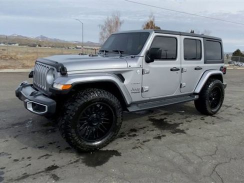 Used 2020 Jeep Wrangler Unlimited Sahara image 4