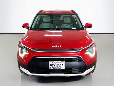 Certified 2023 Kia Niro EX image 2