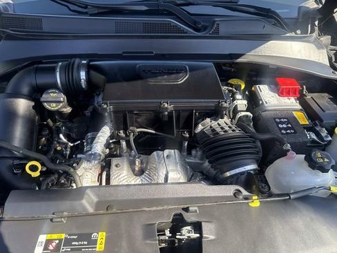 Used 2024 Jeep Compass Latitude image 12