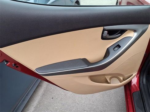 Used 2013 Hyundai Elantra GLS image 7