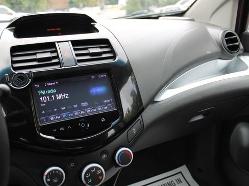 Used 2014 Chevrolet Spark LT image 8