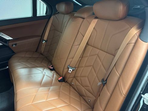 Certified 2025 BMW 740i xDrive w/ Premium Package AWD/4WD image 32