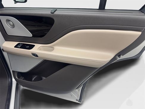 Used 2022 Lincoln Aviator Reserve w/ Equipment Group 201A image 45