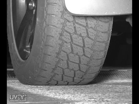 Used 2017 GMC Sierra 1500 SLE w/ SLE Value Package image 19