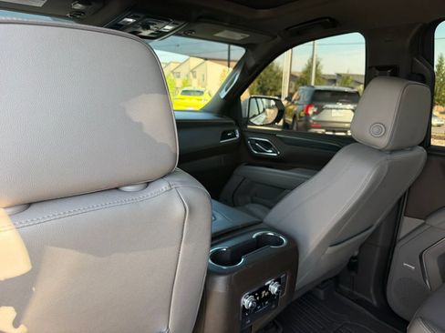 Used 2024 GMC Yukon XL SLT w/ SLT Premium Package AWD/4WD image 8