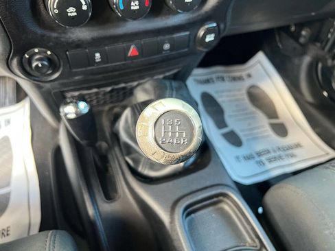 Used 2012 Jeep Wrangler Rubicon w/ PWR Convenience Group image 15