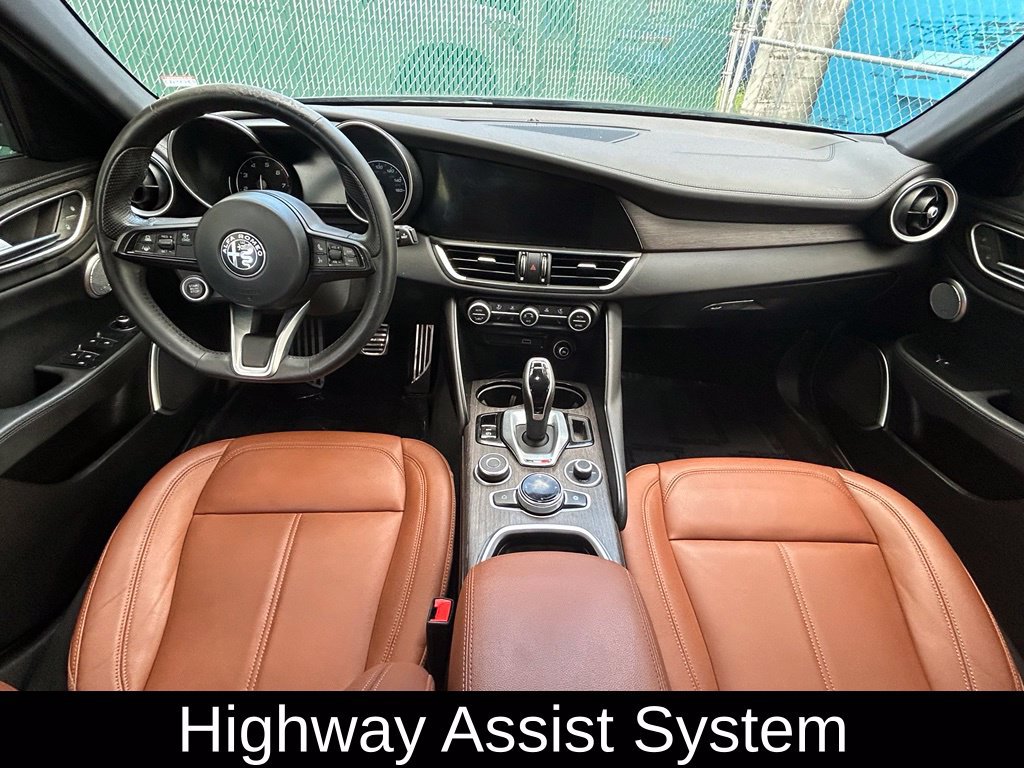 Used 2022 Alfa Romeo Giulia Ti RWD image 10