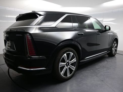 Used 2025 Cadillac Escalade IQ Luxury 2 w/ LPO, Premium Carpet Package AWD/4WD image 5