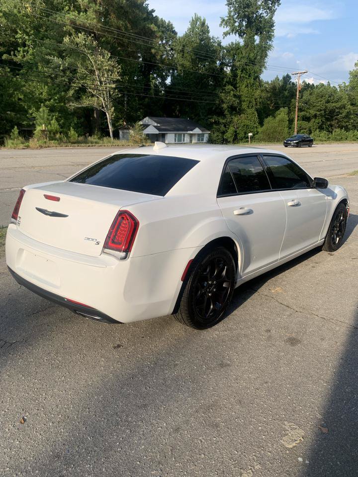 Used 2019 Chrysler 300 S AWD/4WD image 4