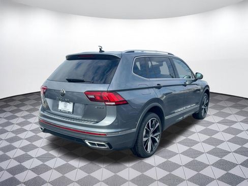 Certified 2022 Volkswagen Tiguan SEL R-Line image 9