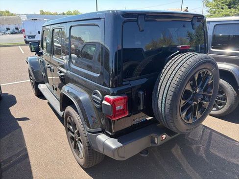 Certified 2025 Jeep Wrangler Unlimited Sahara AWD/4WD image 3