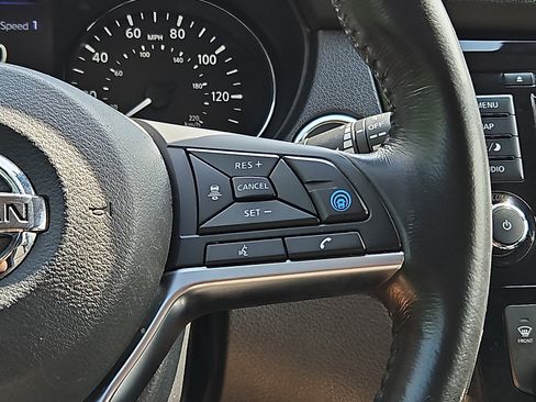 Certified 2019 Nissan Rogue SV w/ Premium Package AWD/4WD image 20