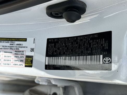 Used 2024 Toyota Corolla LE FWD image 32
