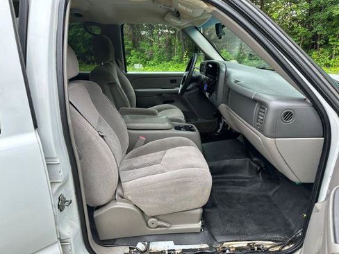 Used 2005 Chevrolet Tahoe 4WD w/ Skid Plate Package image 13