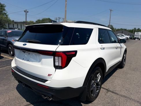 Used 2025 Ford Explorer ST AWD/4WD image 8